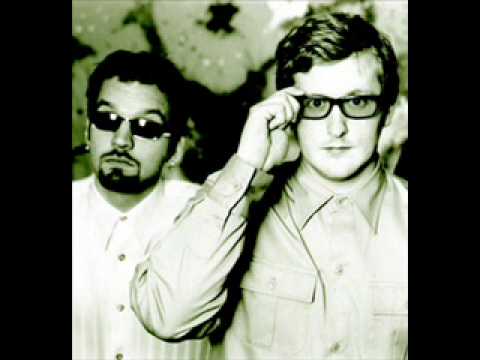 The merrymakers - Monkey in the middle