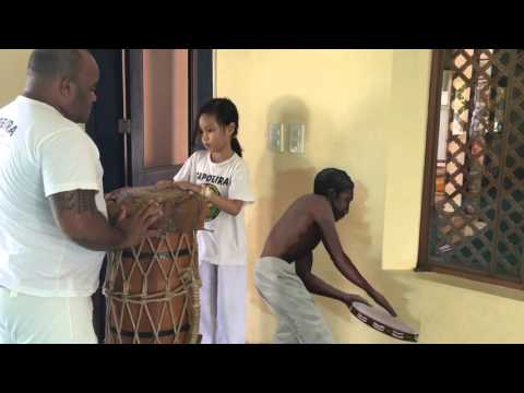 Learning the atabaque Bananinha Senzala !