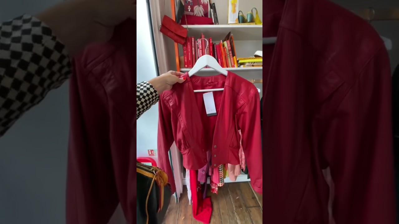 Thrift with me at a coffee shop thrift store in London!