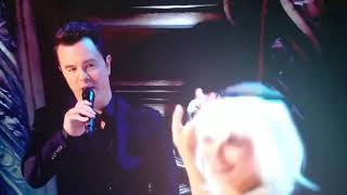 Gwen Stefani sings “let it snow” with Seth MacFarlane!