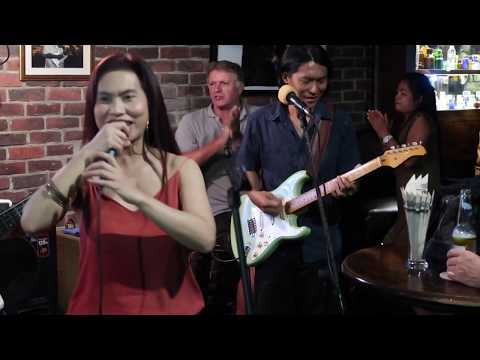 Soi Dog Blues Band at Apoteka, Soi 11. #Bangkok #Thailand #soi11