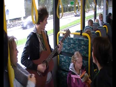 Elise Vatsvaag singing on the bus