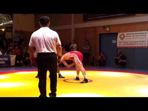 Frederik Linz - Volkan Beyazkilic (74 kg; Freistil)