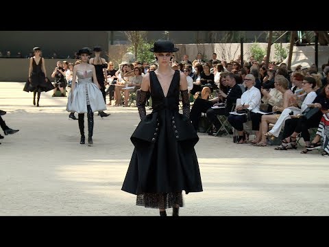 Chanel Fashion Show - Haute Couture Autumn/Winter 2017/18