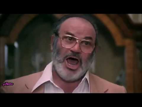 A me fascio? Io fascio?! A ZOCCOLE', IO MICA SO' COMMUNISTA COSì SA'...SO COMMUNISTA COSììì !!!