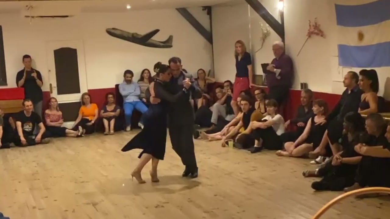 Video thumbnail for Bárbara Ferreyra & Agustín Agnez à la fête des 10 ans d'Esta Noche de Luna, Paris. (Démo 2)