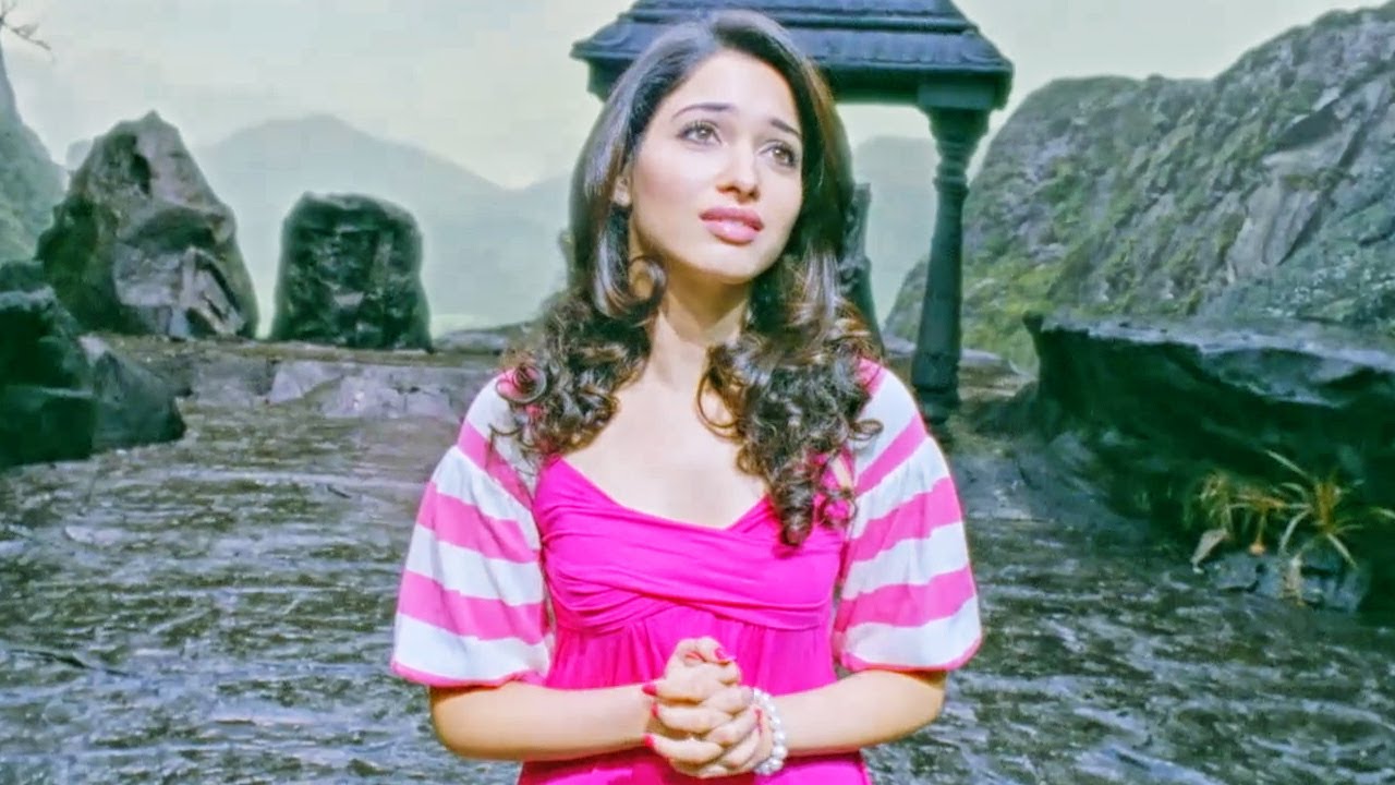Tamannaah को Allu Arjun से मोहब्बत हो गयी है | Badrinaath फिल्म का Best Cute Romantic स?