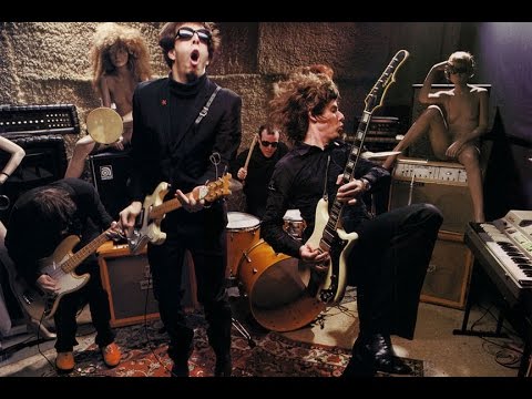 Mooney Suzuki - Alive and Amplified (lyrics)