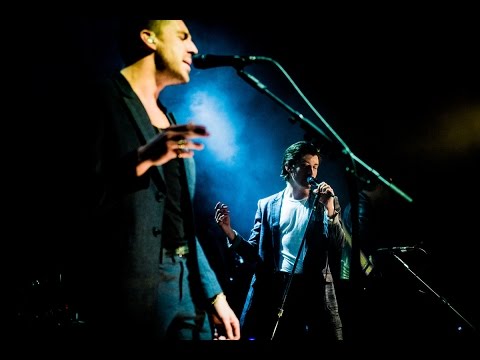 The Last Shadow Puppets-She Does The Woods (Live at Club 69 Studio Brussel 06.04.16)