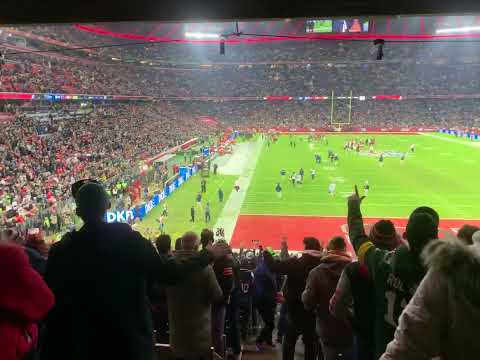 15. NFL Fans Sing Sweet Caroline in Allianz after Bucs vs Seahawks game