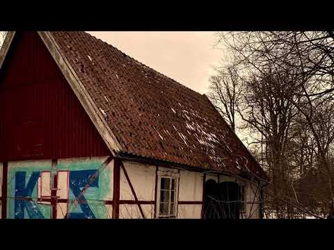 Övergiven gammal vatten kvarn