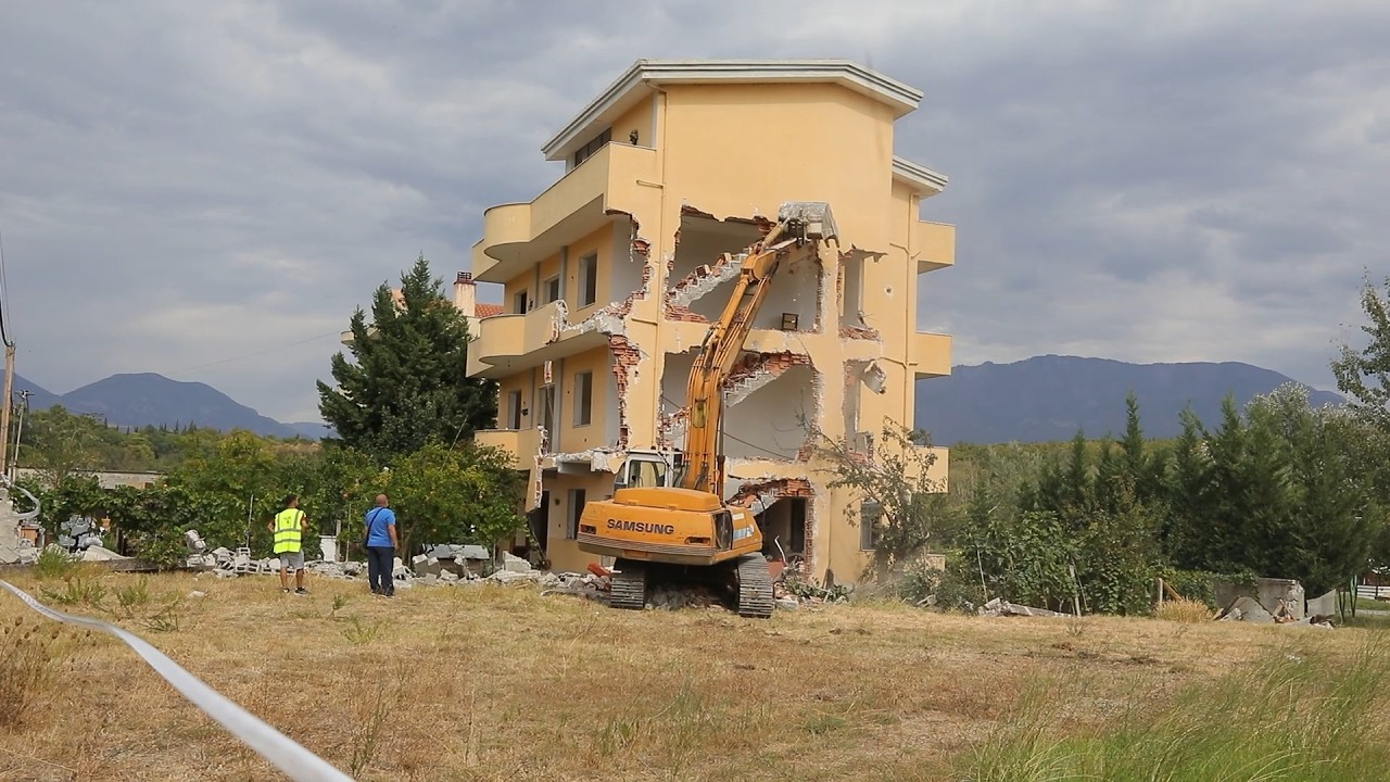 Bashkia e Tiranës aksion për prishjen e godinës shumëkatëshe te Parku i Liqenit