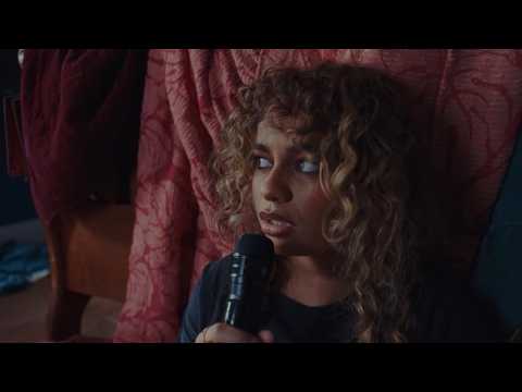 Bella Kay - iloveitiloveitiloveit (live)