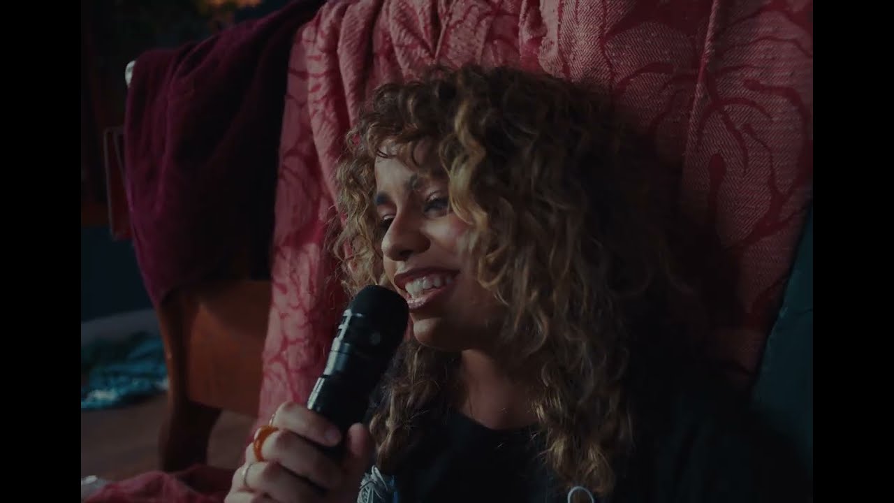  mit dem Titel 'Iloveitiloveitiloveit' / Video ((jetzt ansehen))