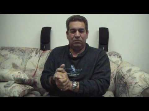 manualist plays led zeppelin - over the hills and fart away - on his hands!