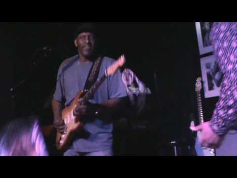 LET'S GO CRAZY - Prince (a COVER) THE BLACK SOUL EXPERIENCE 2 AT THE GROOVE