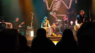 Social Distortion - Gotta Know the Rules [Live]