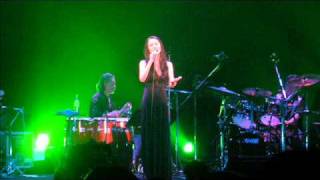 Bài hát Here By My Side - Nghệ sĩ trình bày mink