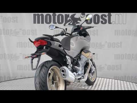 Moto Guzzi V 100 Motor Sport Handgeschakeld Grijs 2023 bij viaBOVAG.nl