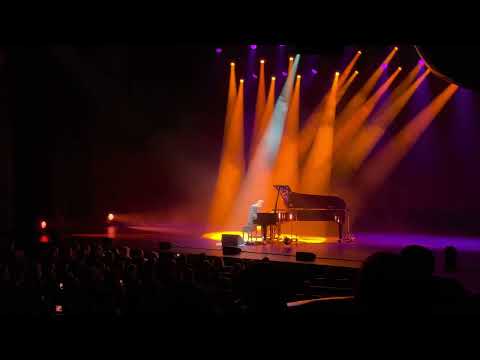 The awesome piano Peter bence