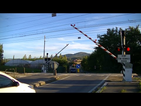Spoorwegovergang Arezzo (I) // Railroad crossing // Passaggio a livello
