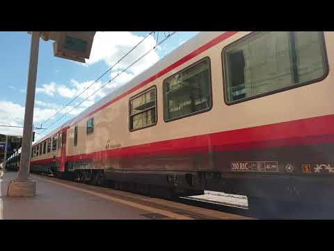 Trazione Simmetrica 402-124+402-118 in Trazione del FrecciaBianca 8828 Lecce-Venezia S.L.