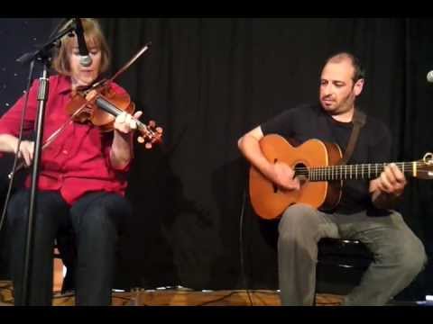 Liz Carroll et Roland Conq au Toucouleur, Trégastel, 27 mai 2012 (1)