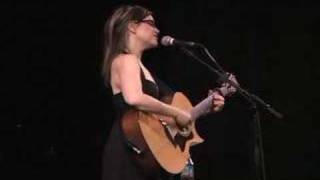 Lisa Loeb performing &quot;I Do and Butterfly (Mariposa)&quot;