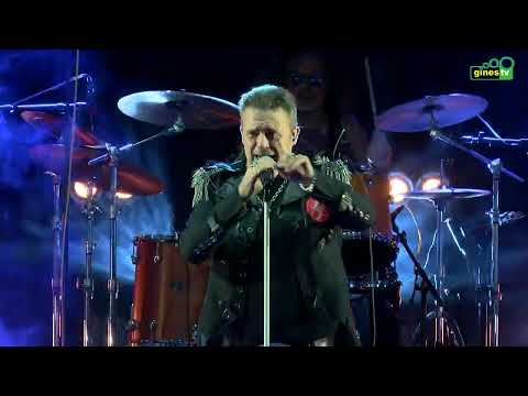 Actuación del grupo Seguridad Social en la Feria de Gines 2025