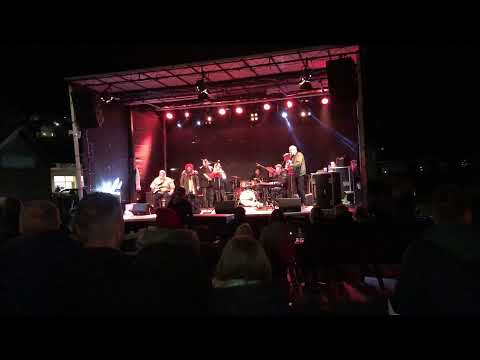 Ljósfestin í Vági 2021. Ronnie Nielsen “ Set teg við Alfaravegin “