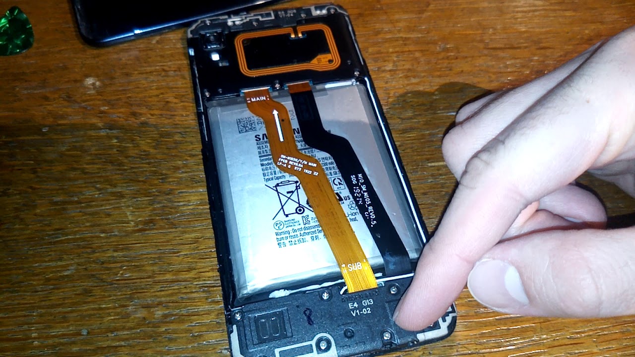 Samsung Galaxy A10 - Swollen battery broke the world's best-selling Android phone. Was it intention?