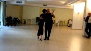 LacenoTango clase de tango con Jorge Firpo e Paola Perez.
