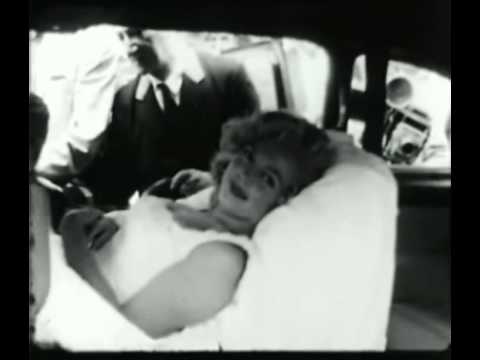 Marilyn Monroe Smiling Through A Sad Time 1957 2