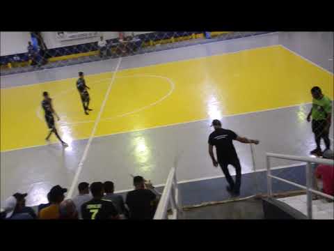 Cachorro invade quadra na abertura da Copa Morena 2019 em Bodoquena