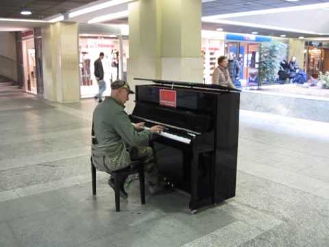 Torino Porta Nuova Play Me