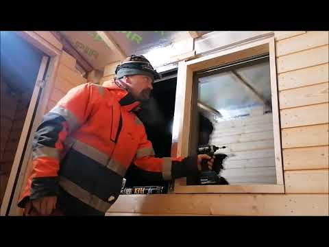 Ikkunoiden kötöstelyä saunakärryyn