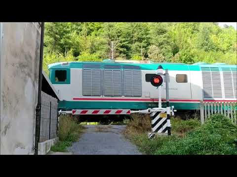 Passaggio a livello a Ormea, parte 2. Railway crossing in Ormea, part 2.