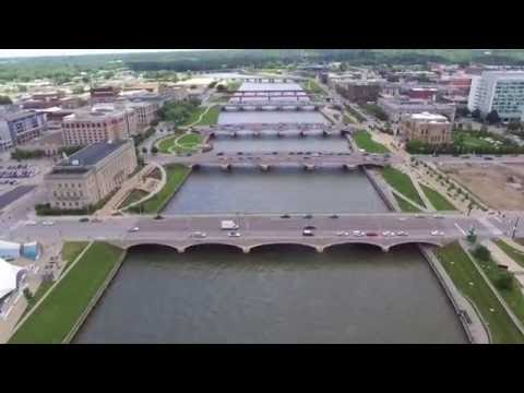 Down Town Des Moines Iowa / River (Drone