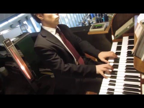 GGB 196: Heilig, heilig, heilig, Herr, Gott der Mächte. Erd und Himmel sind deiner Ehre voll.