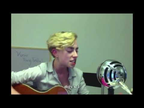 Kursiv - Trang Fødsel Cover