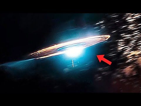 科学者たちが宇宙から謎の電波を受信