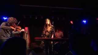 Julia Holter - Maxim&#39;s II (live in Dublin 2013)
