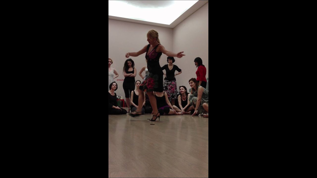 Alejandra Mantinian техника украшений