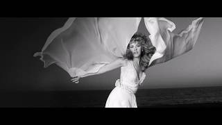 Stevie Nicks Outside The Rain (Lyric Video)
