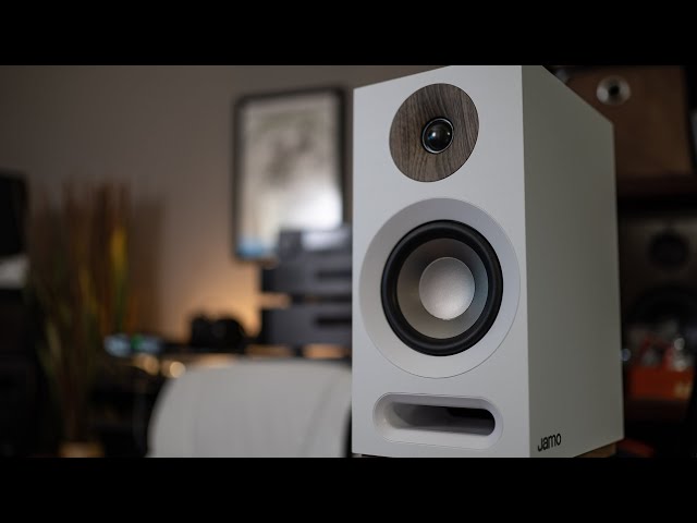 Jamo S803 Studio 8 Bookshelf speakers - Black video