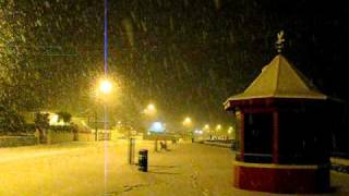 preview picture of video 'Strand Road, Portmarnock, Around midnight 27/28 November 2010'