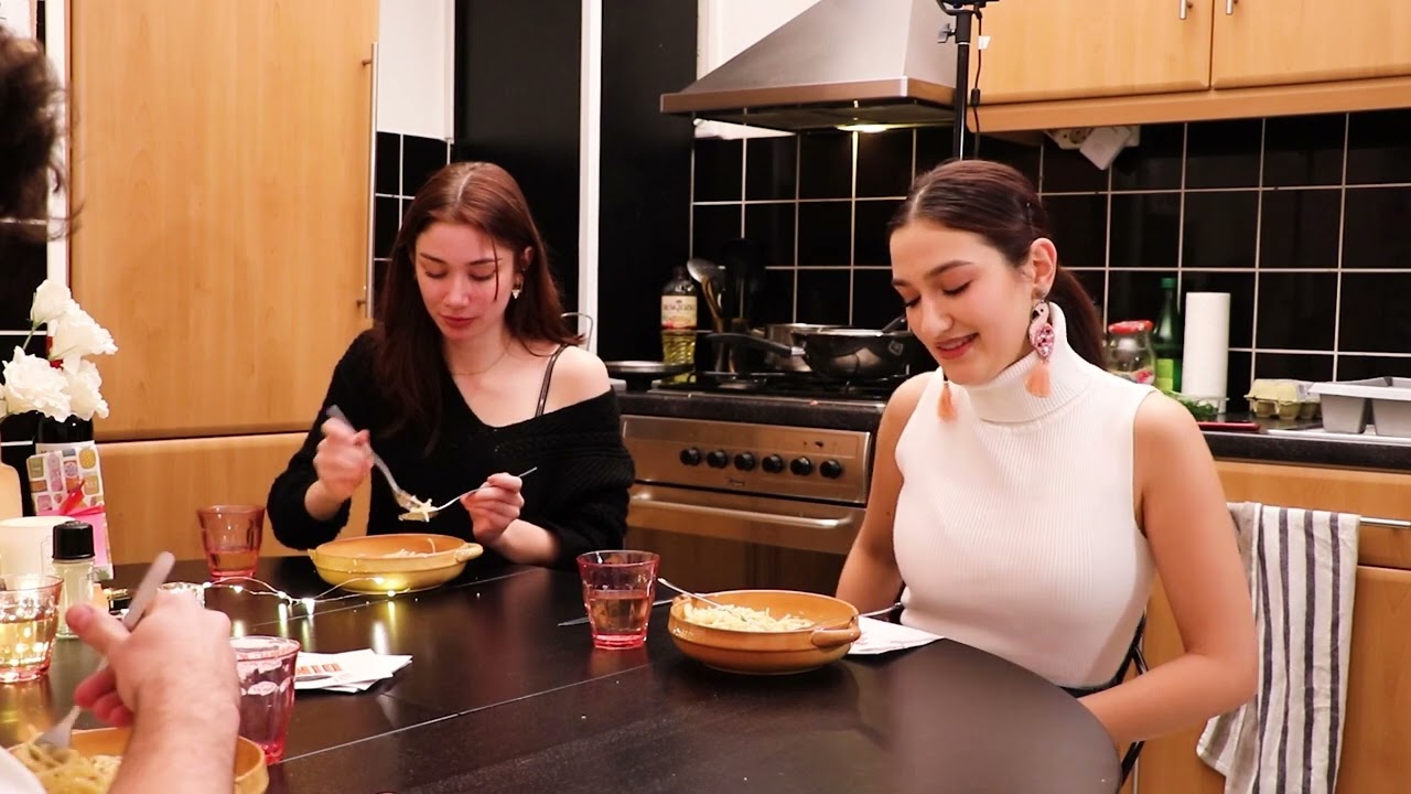 Episode 3 - “At Evelyn’s with Pasta, Crypto and Hippies” 