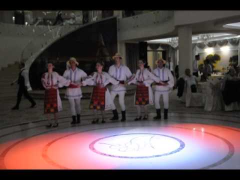 Muzica Dansuri populare nunti - Program folcloric nunta: Ansamblul Doinita si Madalina Ciucu