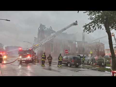 Video: Chicago FFs battle 3-alarm church fire, collapse