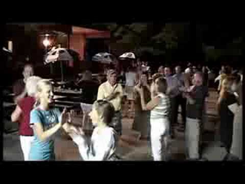 RAČKE CHICKEN DANCE - IGOR IN ZLATI ZVOKI